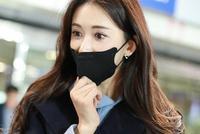 林志玲回应言承旭恋情后现身 被粉丝拉手热聊表情多变