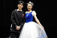 张艺谋妻子与女儿同台演出似姐妹花 儿子陪伴在旁超幸福