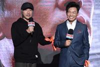 周星驰携王宝强和新任星女郎亮相 幽默回应"炒冷饭"