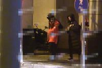 网曝金瀚曹曦月恋情疑曝光 嗨唱一夜当街搂抱回酒店
