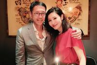 甜蜜恩爱!许晋亨与名媛阔太团为李嘉欣庆49岁生日