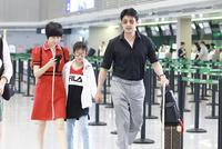 高颜值family!陆毅呵护妻女惹人羡 贝儿身高快赶超妈妈