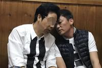 王宝强参加聚餐疑似醉酒 饭桌上与友人依偎交谈表情落寞