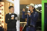 不再“渣渣辉”?张家辉与任贤齐玩双簧普通话“开挂”