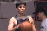 不愧是“大黑牛”!李晨与李亚鹏相约打球 暴瘦传闻后秀肌肉