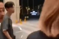 心疼!肖战深夜遭疯狂私生围堵 百米冲刺躲进电梯