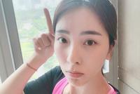 素颜美女!央视主持人李思思运动后晒照 皮肤白皙气质佳