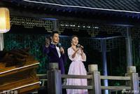 中秋晚会黄晓明杨颖夫妻同场未同框 梁静茹离婚后献唱