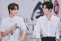 《陈情令》见面会肖战王一博白衣俊朗 合唱耳语显默契