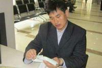 网友偶遇48岁大衣哥银行存钱 仍在农村生活一年收入曝光