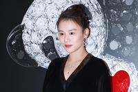 瘦身成功!马思纯露尖下巴重现“巴掌脸”美出新高度