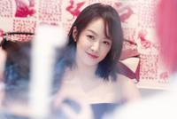 宋茜抹胸流苏长裙摇曳生姿 回眸浅笑生图也超美