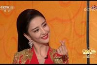 央视春晚亮点多多 佟丽娅主持首秀表现亮眼黄晓明引欢呼