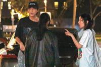 好事将近?萧亚轩素颜约会男友 两人乘车同回爱巢