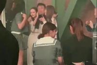又换了?王思聪夜店被偶遇 左拥右抱与美女蹦迪超嗨