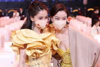 微博之夜女星绝美争艳 baby倪妮佟丽娅等大秀蛮腰锁骨