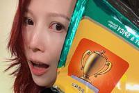 蔡少芬被狗咬伤后首晒照 素颜吃薯片欢快似小女生