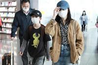 董洁与儿子出行 顶顶清新俊朗长高不少