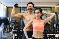 李若彤张丰毅健身合照曝光 肌肉线条优越