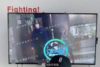 新恋情曝光?蒲巴甲被拍到带美女回酒店