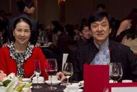 成龙退出林凤娇公司 两家公司均由林凤娇全资持股