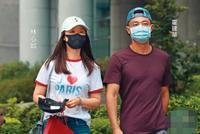 林心如8月出席母校活动 霍建华低调陪伴显恩爱