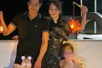 郭富城中秋节携妻女赏月 方媛与两个女儿穿旗袍气质出众