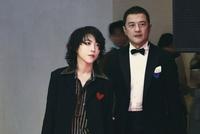 李亚鹏与窦靖童罕见合体走红毯 两人互动聊天气氛融洽