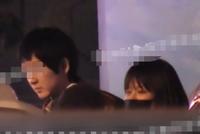 马思纯张哲轩与好友聚会 动作亲昵上演摸头杀
