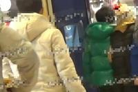 41岁宋佳与大7岁绯闻男友逛街 亲密互动大撒狗粮