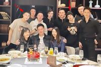 何猷君王嘉尔现身派对合照曝光 奚梦瑶同天晒天空照心情好
