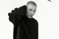 罗晋以光头造型登封 自己调侃“除了有点冷其他都还好”