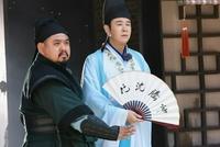 麻花团综录制路透曝光 小沈阳手持扇子写道“比沈腾帅”