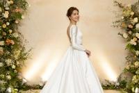 曾沛慈分享九宫格婚礼现场照 穿白纱手捧花笑容灿烂