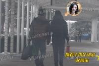 李亚鹏和女友一同乘车外出购物 结束后挽手回家互动有爱