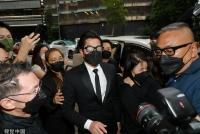 郭富城一家出席经纪人梁美薇父亲葬礼 古巨基谭耀文献花圈
