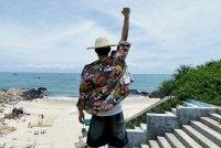 征服大海的男人!王鹤棣cos路飞 花衬衫戴草帽帅气十足