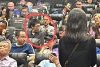 “失踪人口”回归!张鲁一现身《坚如磐石》首映礼