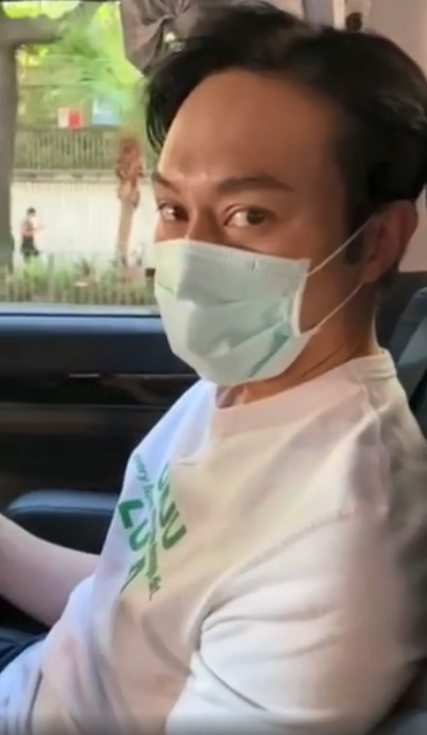 张智霖看吴镇宇模仿自己的视频 送来死亡凝视