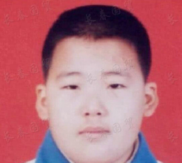 &nbsp;郭麒麟小学的证件照