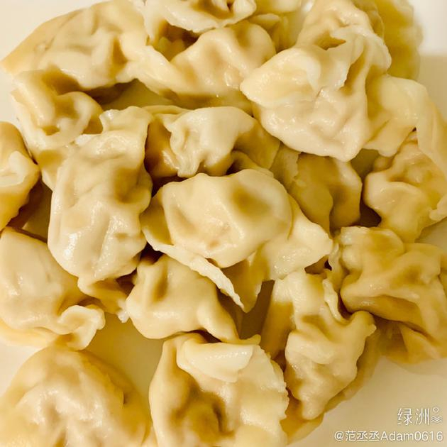 范丞丞圣诞吃饺子