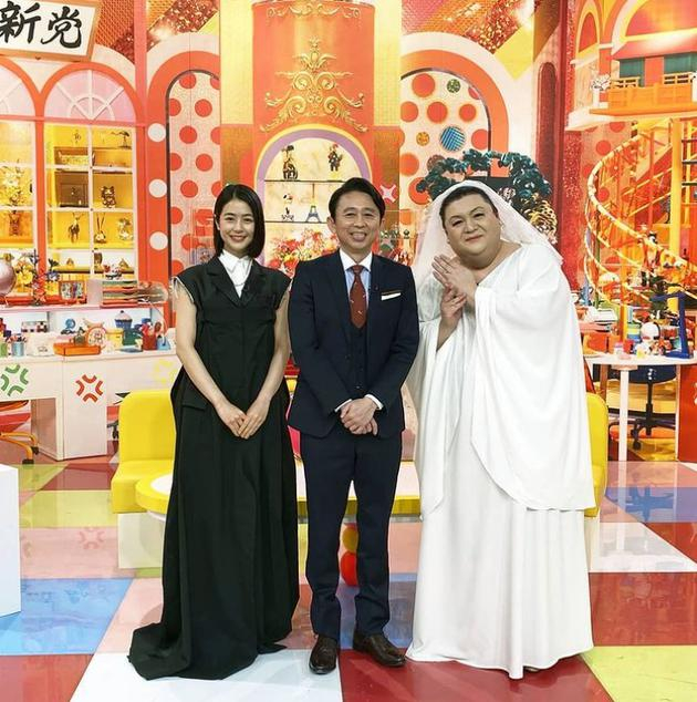 有吉弘行、夏目三久一起参加节目