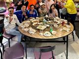 李克勤分享朋友聚会照 称谭咏麟射进了三球