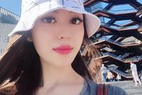 郎朗24岁混血娇妻晒自拍 穿紧身上衣电眼动人