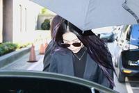 讲不出再见!高以翔火化完成 女友及哥哥捧骨灰离去