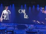 王力宏演唱会吐露心声：人生中总是有摔倒的时候