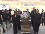 李玟移灵火葬场 老公Bruce现身送別最后一程
