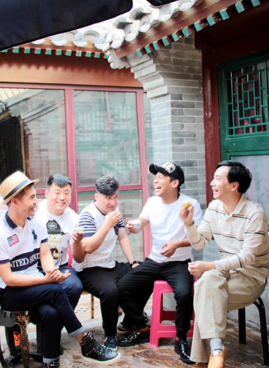 刘双温存笑剧演员们合照