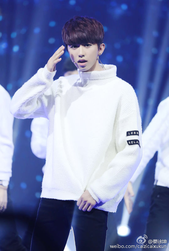 蔡徐坤参加《星动亚洲》