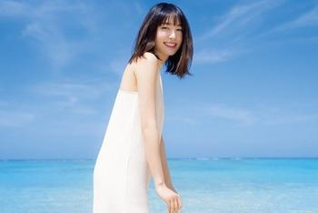 新垣结衣短裙美颜暴击